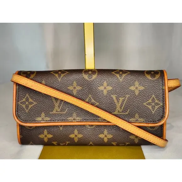 SOLD Louis Vuitton Monogram Twin Pochette PM Crossbody Bag Vintage Y2K - Picture 2 of 16